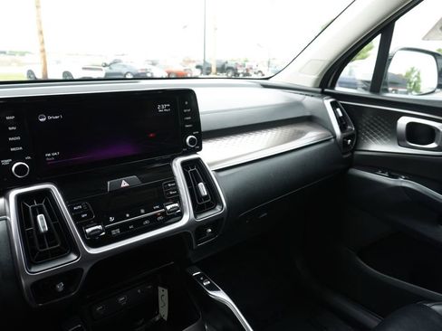 Used 2022 Kia Sorento EX AWD/4WD image 19