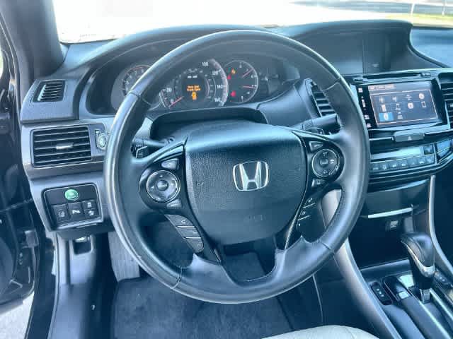 Used 2017 Honda Accord Touring image 17