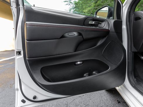 Used 2020 Dodge Grand Caravan GT FWD image 29