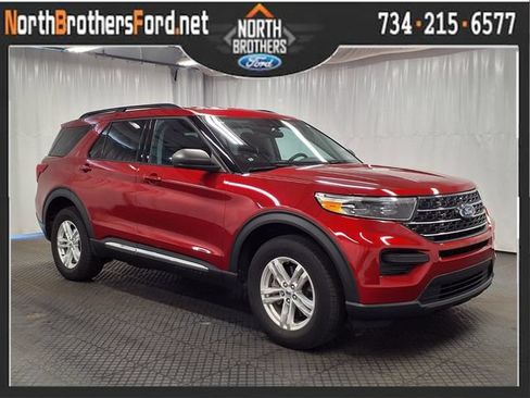 Certified 2024 Ford Explorer XLT AWD/4WD image 1