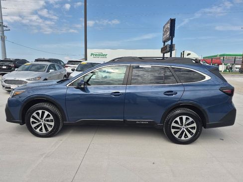 Used 2022 Subaru Outback Premium AWD/4WD image 9