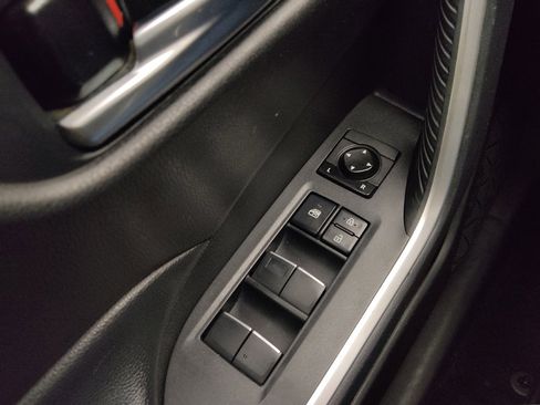 Used 2020 Toyota RAV4 XLE FWD image 27