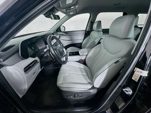 Used 2025 Hyundai Palisade SEL FWD image 13