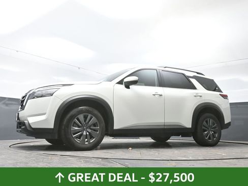 Used 2024 Nissan Pathfinder SV AWD/4WD image 56