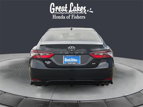 Used 2021 Toyota Camry SE w/ Cold Weather Package image 4