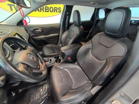 Used 2020 Jeep Cherokee Limited AWD/4WD image 11