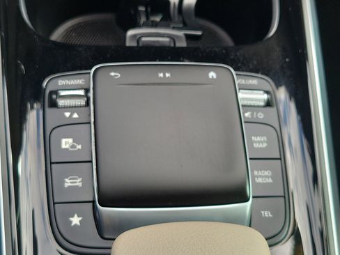 Used 2023 Mercedes-Benz GLB 250 image 19