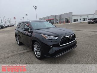 New 2026 Toyota Highlander Platinum 360° Tour