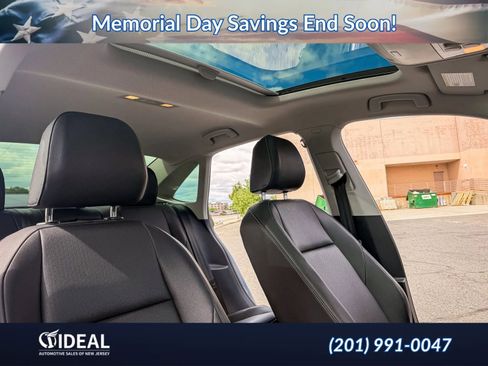 Used 2019 Volkswagen Jetta SE w/ Cold Weather Package FWD image 15