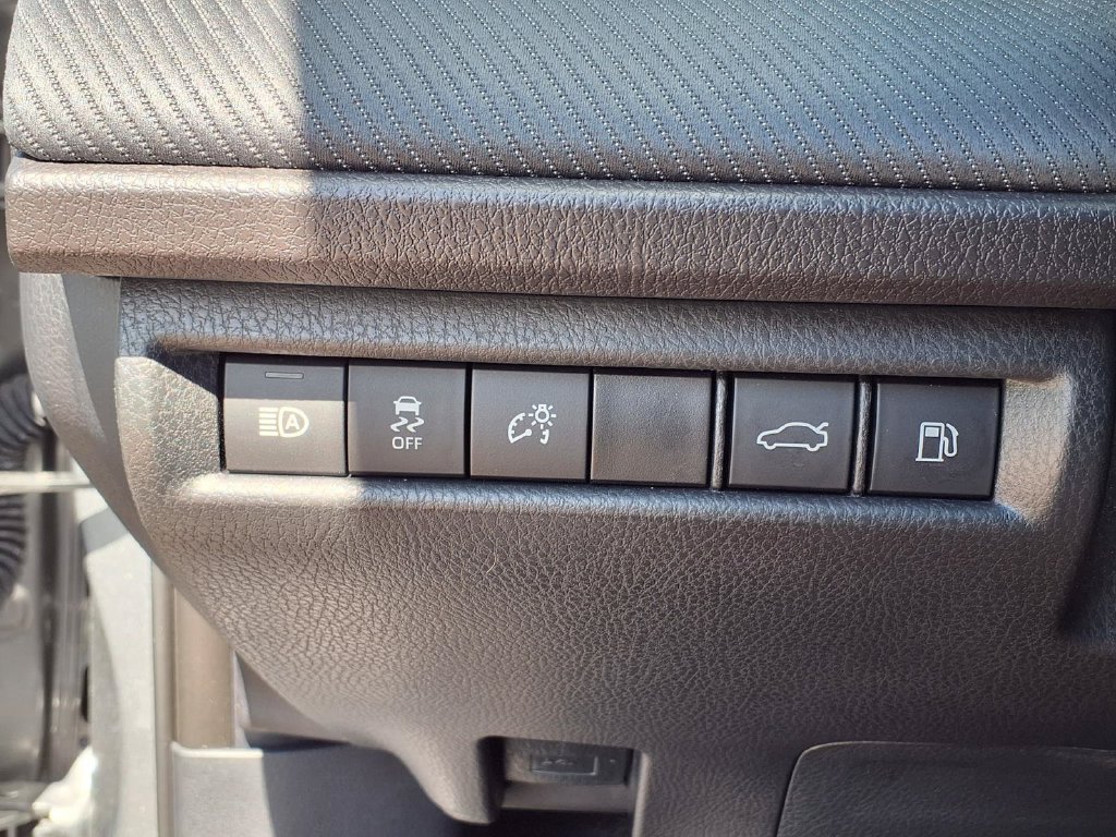Used 2025 Toyota Camry SE w/ Convenience Package FWD image 30