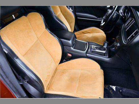 Used 2020 Dodge Charger R/T w/ Plus Group RWD image 31