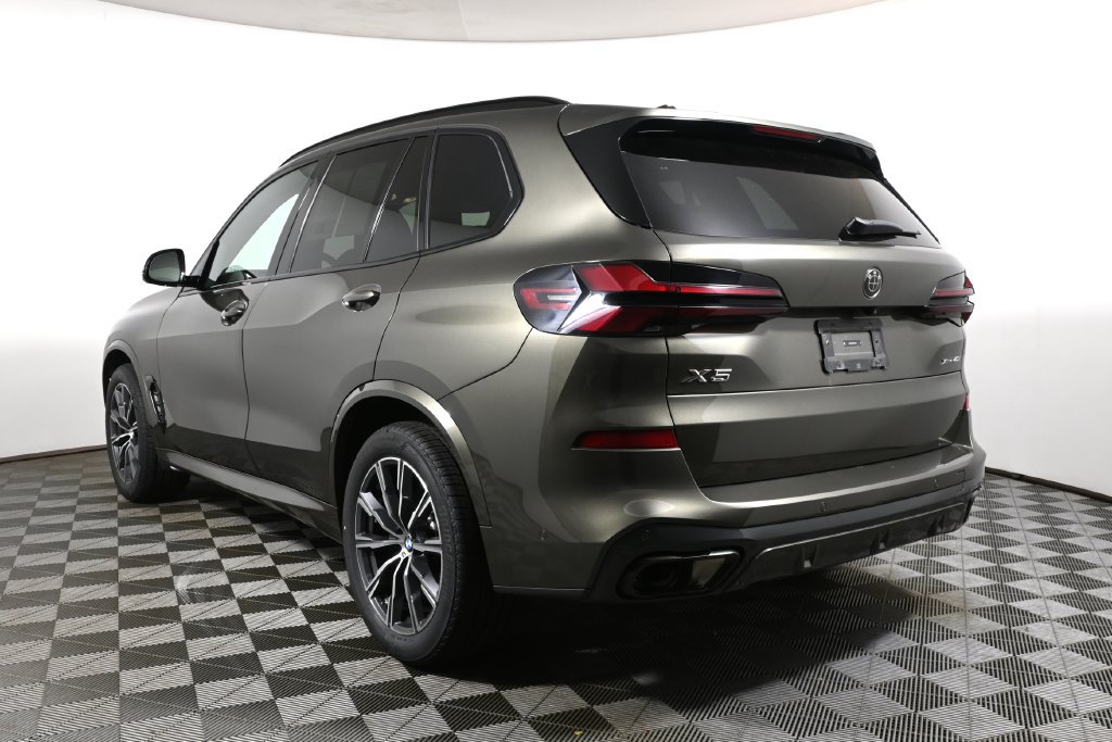 Certified 2025 BMW X5 xDrive40i w/ M Sport Package AWD/4WD image 5