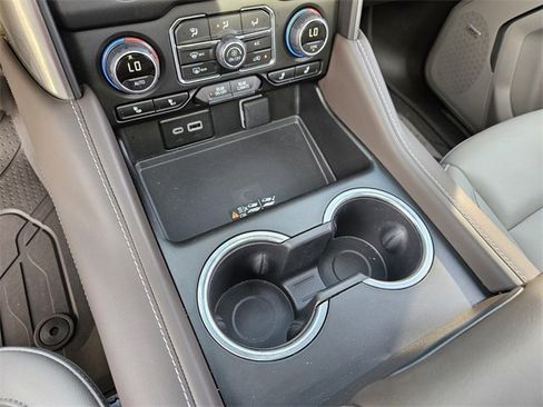 Used 2024 Chevrolet Tahoe Z71 w/ Off-Road Capability Package image 20