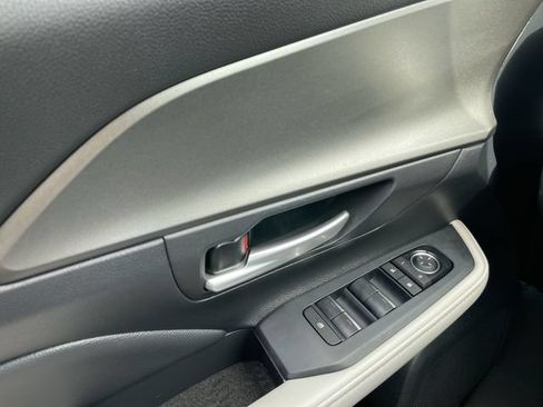 Used 2026 Toyota Grand Highlander AWD image 13