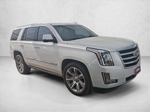 Used 2019 Cadillac Escalade Premium Luxury image 7