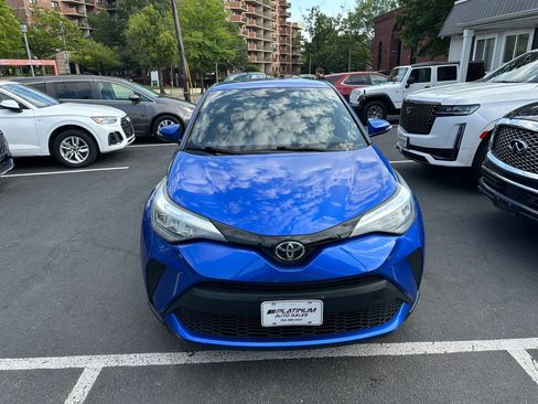 Used 2021 Toyota C-HR XLE FWD image 2