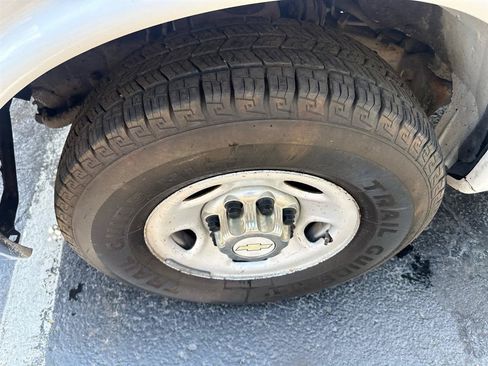 Used 2015 Chevrolet Express 3500 LT w/ LT Preferred Equipment Group RWD image 11