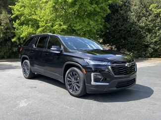 Used 2023 Chevrolet Traverse RS video 2
