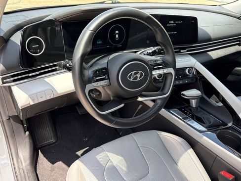 Used 2021 Hyundai Elantra Limited FWD image 14