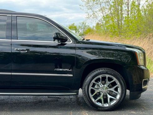 Used 2017 GMC Yukon Denali w/ Open Road Package AWD/4WD image 16