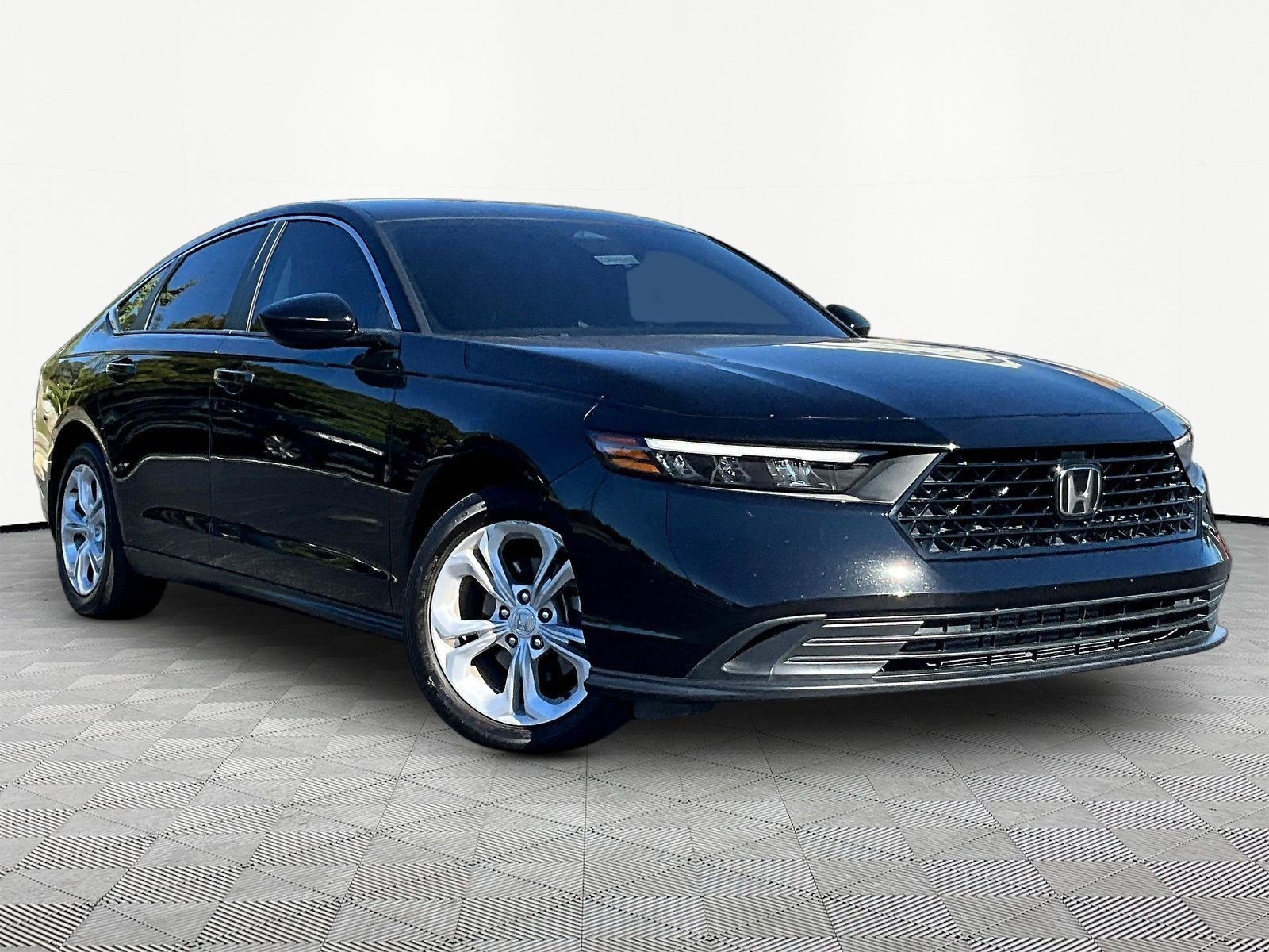 Used 2025 Honda Accord LX image 3