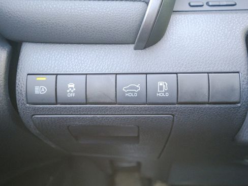 Used 2023 Toyota Camry SE image 38