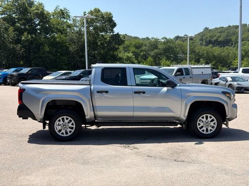 Used 2024 Toyota Tacoma SR RWD image 6