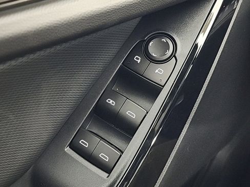 New 2026 Chevrolet Equinox LT w/ Convenience Package II image 39