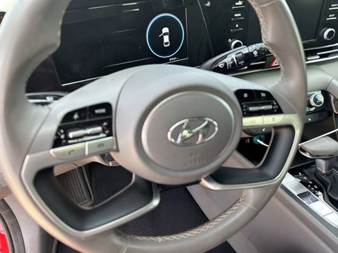 Used 2022 Hyundai Elantra SEL w/ Convenience + Premium Package FWD image 12