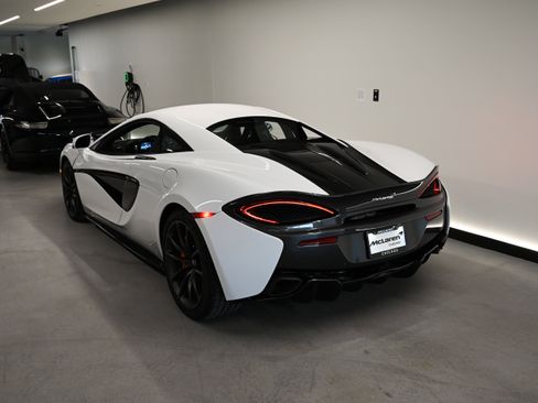 Used 2019 McLaren 570S Coupe RWD image 16
