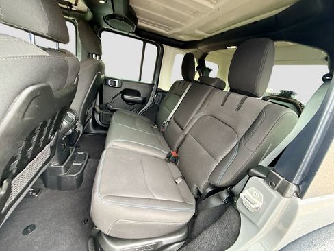 Used 2021 Jeep Wrangler Unlimited Rubicon 4xe w/ Cold Weather Group AWD/4WD image 27