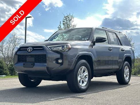 Used 2023 Toyota 4Runner SR5 Premium w/ Moonroof Package AWD/4WD image 28