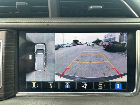 Used 2021 GMC Yukon XL Denali AWD/4WD image 23