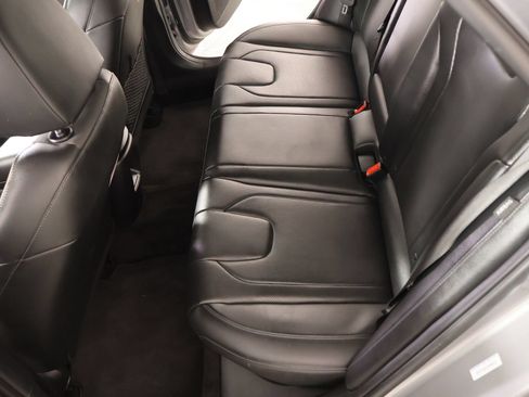 Certified 2025 Hyundai Elantra Limited FWD image 13