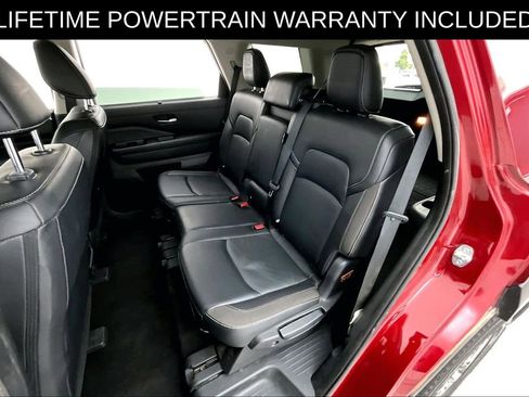 Used 2023 Nissan Pathfinder SL AWD/4WD image 34