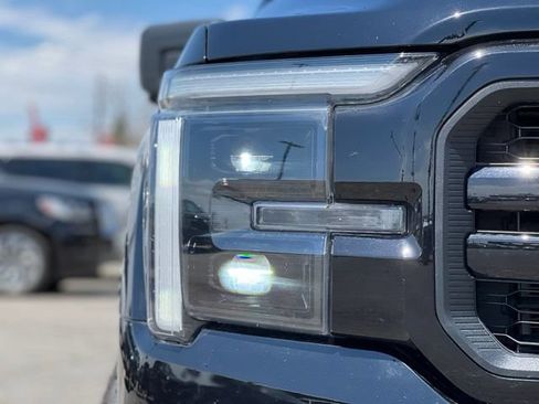 Used 2025 Ford F150 Lariat AWD/4WD image 12