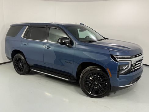 Used 2025 Chevrolet Tahoe Premier image 3