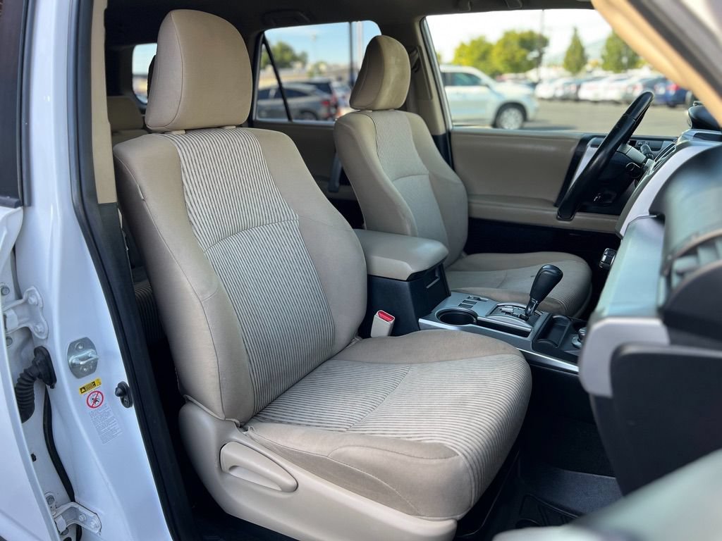 Used 2014 Toyota 4Runner SR5 AWD/4WD image 19