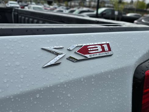 Used 2022 GMC Sierra 1500 Elevation w/ Elevation Premium Package AWD/4WD image 11