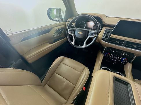 Used 2021 Chevrolet Suburban Premier w/ Premium Package image 9