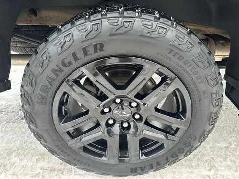 Used 2024 Chevrolet Silverado 1500 LT Trail Boss w/ Convenience Package II image 16