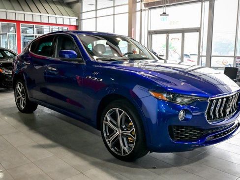 Used 2023 Maserati Levante GT AWD/4WD image 3