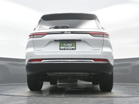 Used 2024 Jeep Grand Cherokee Laredo X image 30