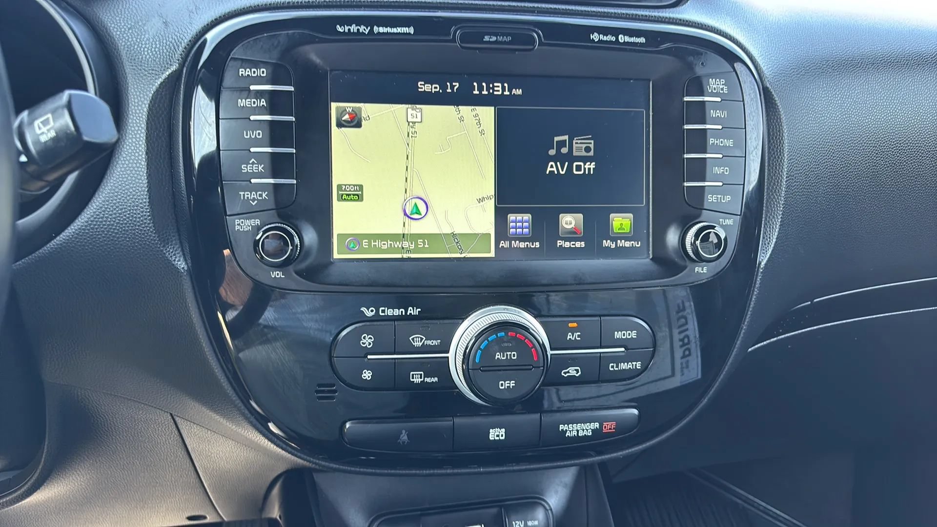 Used 2015 Kia Soul ! w/ Sun & Sound Package FWD image 8