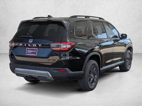 New 2026 Honda Pilot TrailSport image 2