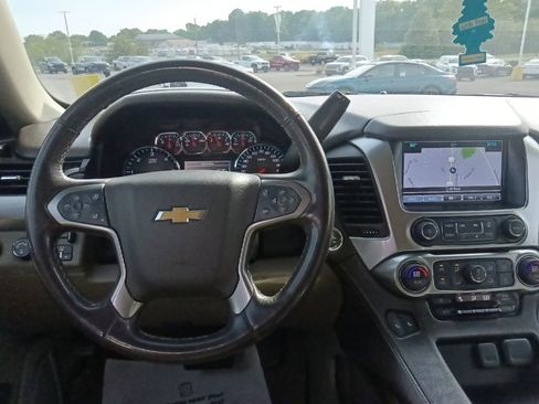 Used 2018 Chevrolet Suburban LT AWD/4WD image 28