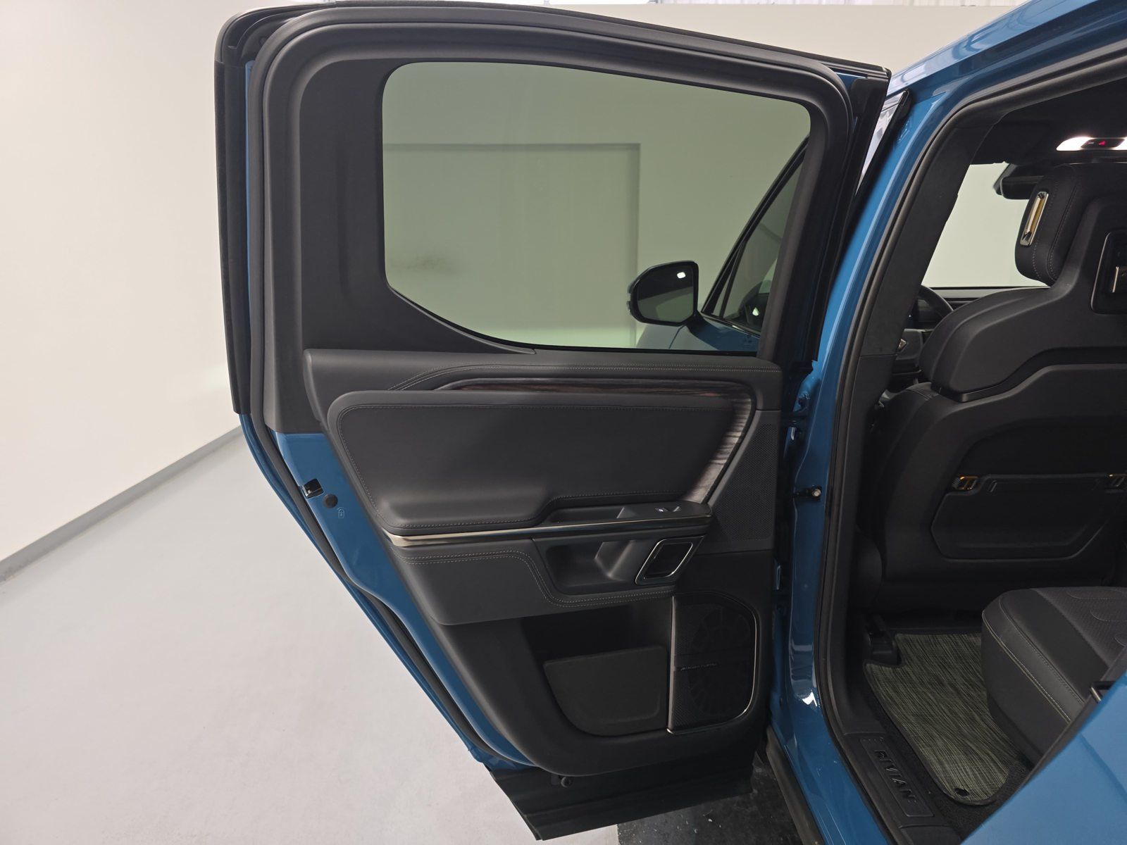 Used 2022 Rivian R1T Launch Edition AWD/4WD image 17