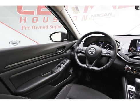Certified 2024 Nissan Altima 2.5 S FWD image 6