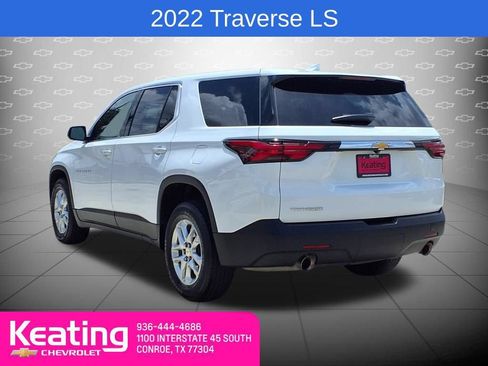 Used 2022 Chevrolet Traverse LS w/ LPO, Cargo Package FWD image 2
