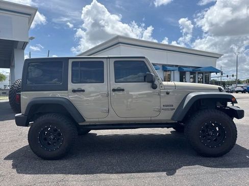 Used 2018 Jeep Wrangler Unlimited Sport S AWD/4WD image 4